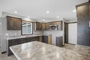 1801 13th Ave NE, Austin, MN 55912 - Photo 13