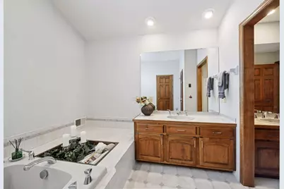 11824 Welters Way, Eden Prairie, MN 55347 - Photo 33