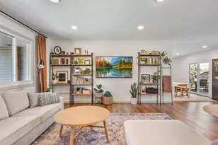 9909 Oakland Ave S, Bloomington, MN 55420 - Photo 7