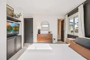 9909 Oakland Ave S, Bloomington, MN 55420 - Photo 27