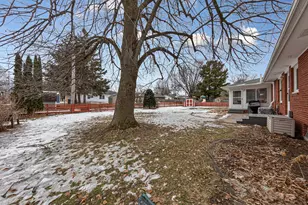 421 McIndoe St, Owatonna, MN 55060 - Photo 9