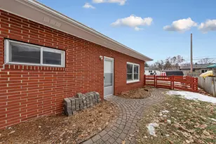 421 McIndoe St, Owatonna, MN 55060 - Photo 5