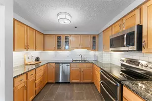 168 6th St E, Saint Paul, MN 55101 - Photo 9