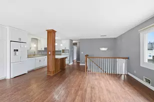 1633 W 140th St, Burnsville, MN 55337 - Photo 7