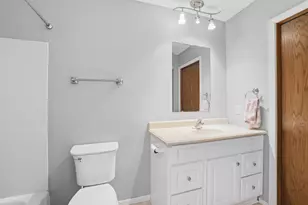 1633 W 140th St, Burnsville, MN 55337 - Photo 15