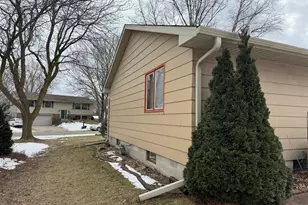 1807 Brookside Dr, Albert Lea, MN 56007 - Photo 11