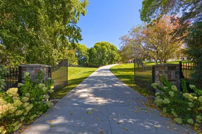 1560 Hunter Drive, Wayzata, MN 55391 - Photo 43