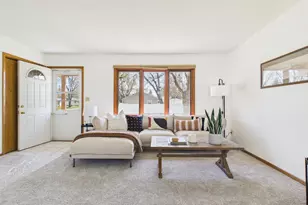 9952 95th Ave N, Maple Grove, MN 55369 - Photo 3