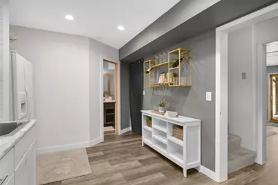 4751 Helmo Avenue N, Oakdale, MN 55128 - Photo 57