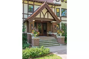 2504 Euclid Pl, Minneapolis, MN 55405 - Photo 5