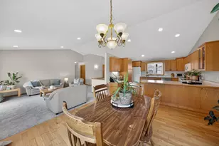 303 9th St NW, Dodge Center, MN 55927 - Photo 9