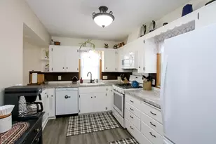 1078 Jefferson St SE, Hutchinson, MN 55350 - Photo 7