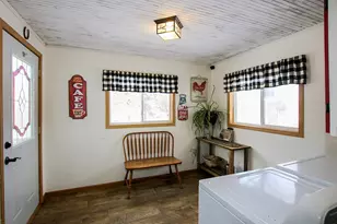 1078 Jefferson St SE, Hutchinson, MN 55350 - Photo 3