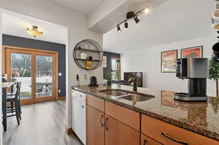 7307 Amber Ln, Eden Prairie, MN 55346 - Photo 9