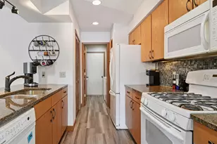 7307 Amber Ln, Eden Prairie, MN 55346 - Photo 7