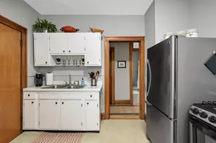 2300 Grand Ave S, Minneapolis, MN 55405 - Photo 37