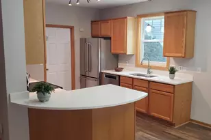 8789 N Bay Dr, Chanhassen, MN 55317 - Photo 5