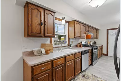 3927 Russell Avenue N, Minneapolis, MN 55412 - Photo 9