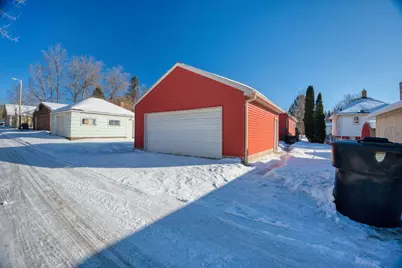 1117 Lincoln Avenue, Eveleth, MN 55734 - Photo 29