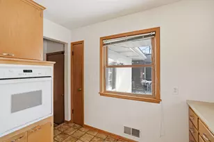 2112 Suburban Ave, Saint Paul, MN 55119 - Photo 7