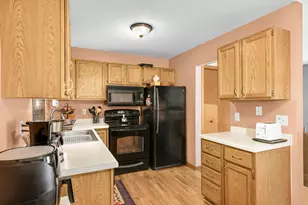 4580 Hayward Rd N, Oakdale, MN 55128 - Photo 7