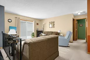 4580 Hayward Rd N, Oakdale, MN 55128 - Photo 3