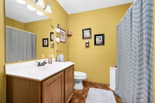 4580 Hayward Rd N, Oakdale, MN 55128 - Photo 13