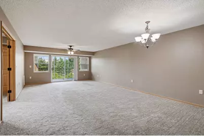 935 Ferndale Street N #302, Maplewood, MN 55119 - Photo 9