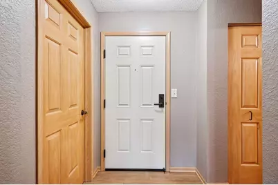 935 Ferndale Street N #302, Maplewood, MN 55119 - Photo 7