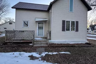 491 3rd Ave SE, Wells, MN 56097 - Photo 1