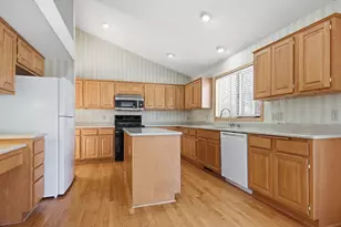 16657 Hutchinson Dr, Lakeville, MN 55044 - Photo 19