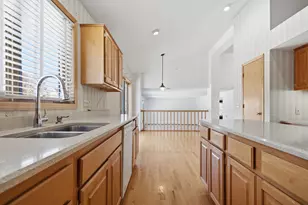 16657 Hutchinson Dr, Lakeville, MN 55044 - Photo 17