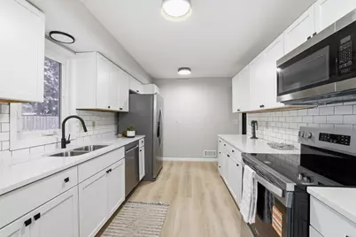 405 Minnesota Avenue, Roseville, MN 55113 - Photo 9