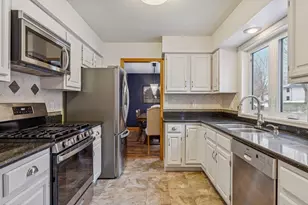 14997 Williamsburg Ct, Eden Prairie, MN 55347 - Photo 17