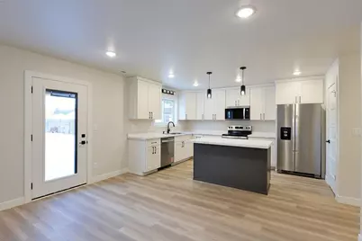 1018 3rd Avenue N, Moorhead, MN 56560 - Photo 5