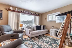 412 W Summit Ave, Fergus Falls, MN 56537 - Photo 19