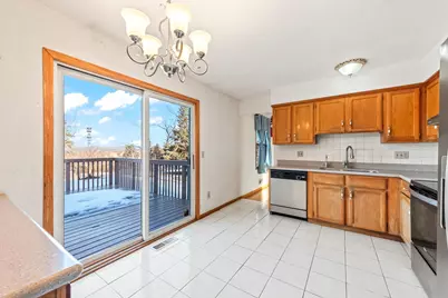 915 Pineview Lane N, Plymouth, MN 55441 - Photo 9
