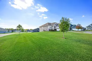 10706 28th Ct NE, Saint Michael, MN 55376 - Photo 5