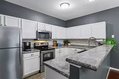 642 Willoughby Way W, Minnetonka, MN 55305 - Photo 3