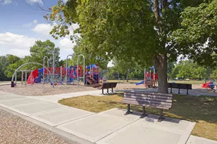 642 Willoughby Way W, Minnetonka, MN 55305 - Photo 49