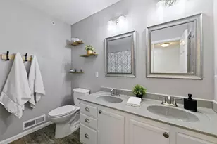 642 Willoughby Way W, Minnetonka, MN 55305 - Photo 25