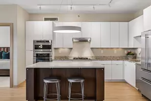 215 10th Ave S, Minneapolis, MN 55415 - Photo 5