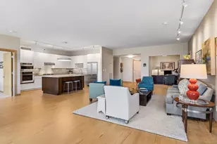 215 10th Ave S, Minneapolis, MN 55415 - Photo 21