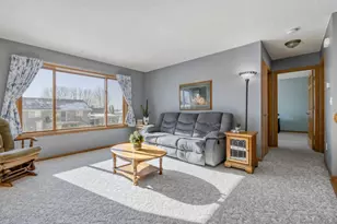 864 S Park Dr, Hastings, MN 55033 - Photo 7