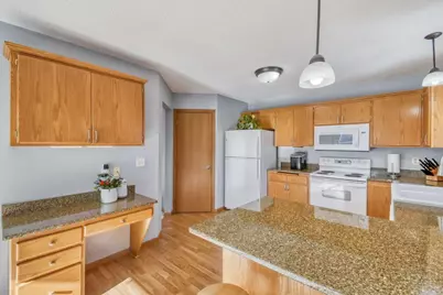 864 S Park Drive, Hastings, MN 55033 - Photo 5