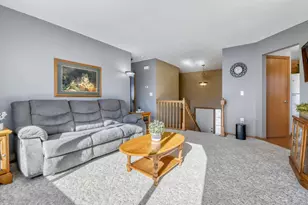 864 S Park Dr, Hastings, MN 55033 - Photo 3