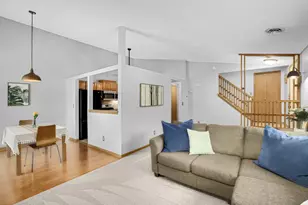 3628 Gershwin Ln N, Oakdale, MN 55128 - Photo 9