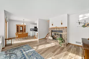 7842 Glenda Ct, Apple Valley, MN 55124 - Photo 7