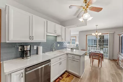 7842 Glenda Court, Apple Valley, MN 55124 - Photo 11