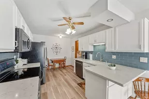 7842 Glenda Ct, Apple Valley, MN 55124 - Photo 9